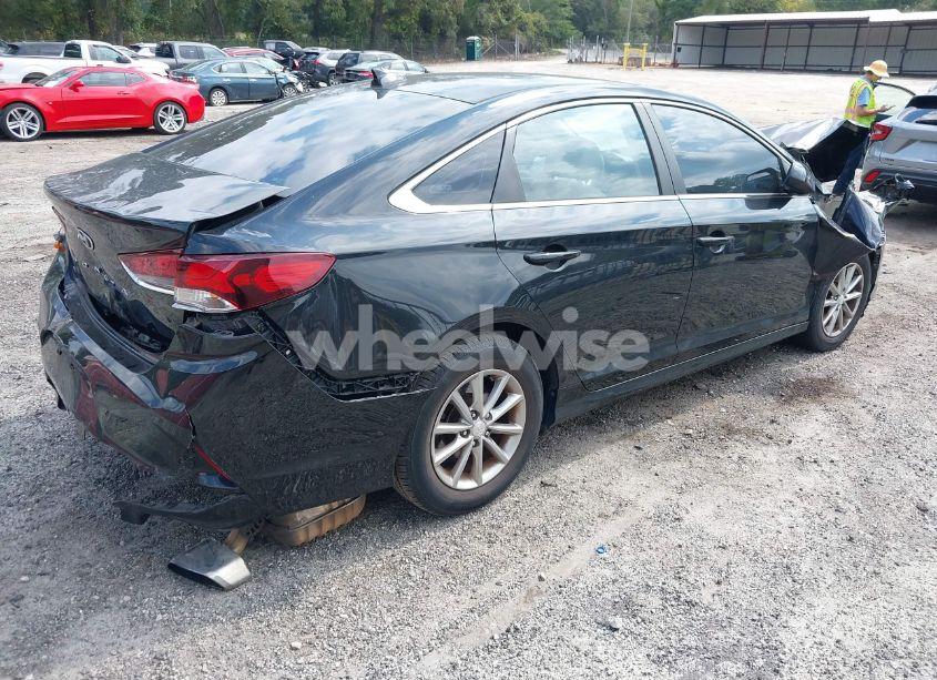Photo 4 of 2018 Hyundai Sonata SE (VIN 5NPE24AF9JH626290)
