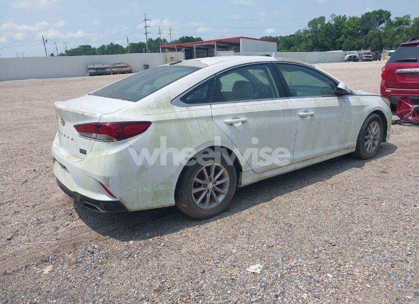 Photo 4 of 2018 Hyundai Sonata SE (VIN 5NPE24AF9JH627343)