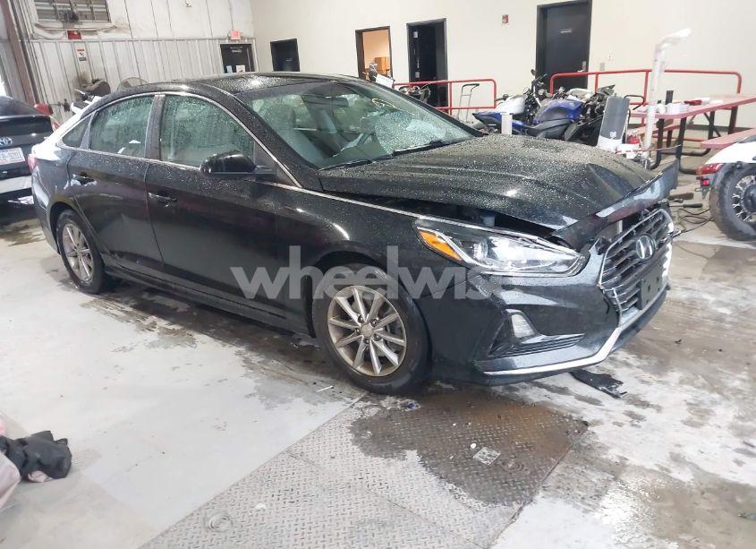 2018 Hyundai Sonata SE (VIN 5NPE24AF9JH673660) main photo