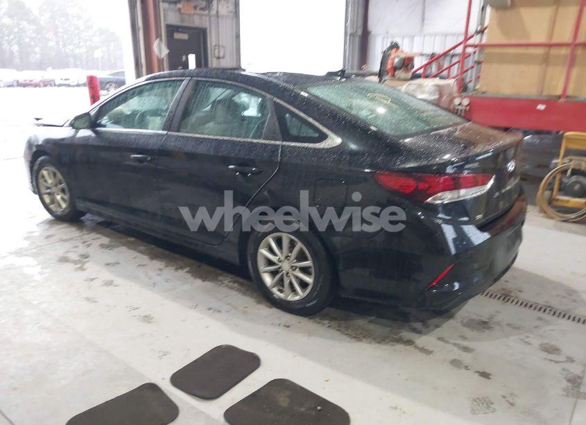 Photo 3 of 2018 Hyundai Sonata SE (VIN 5NPE24AF9JH673660)