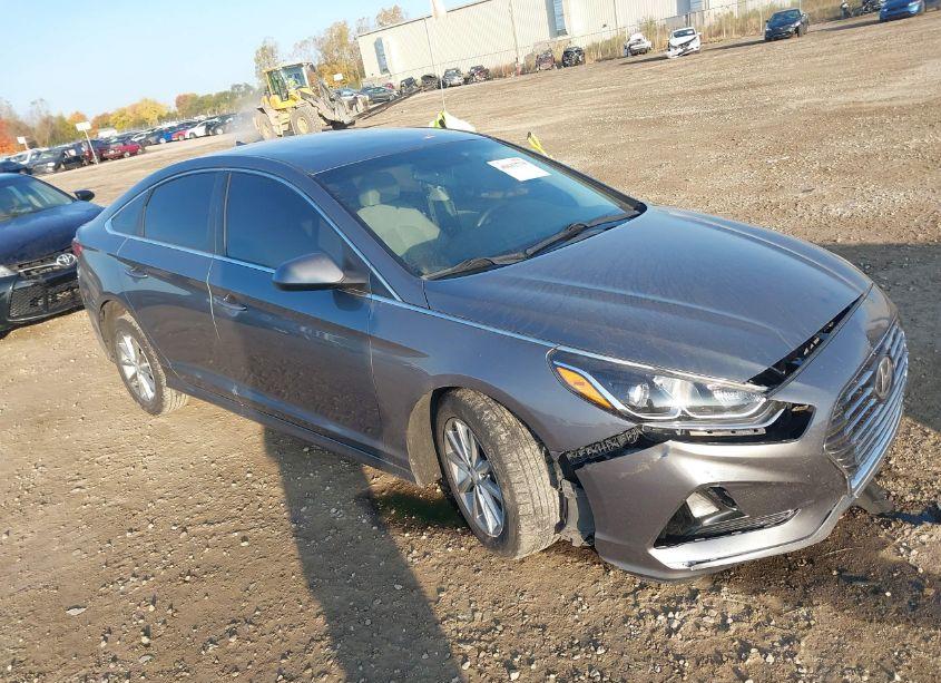2018 Hyundai Sonata SE (VIN 5NPE24AF9JH673822) main photo