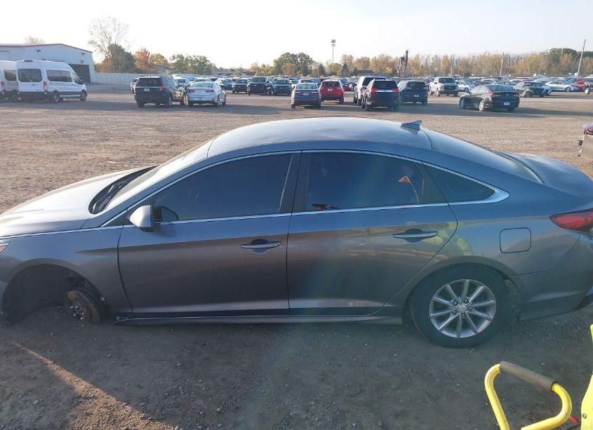 Photo 14 of 2018 Hyundai Sonata SE (VIN 5NPE24AF9JH673822)
