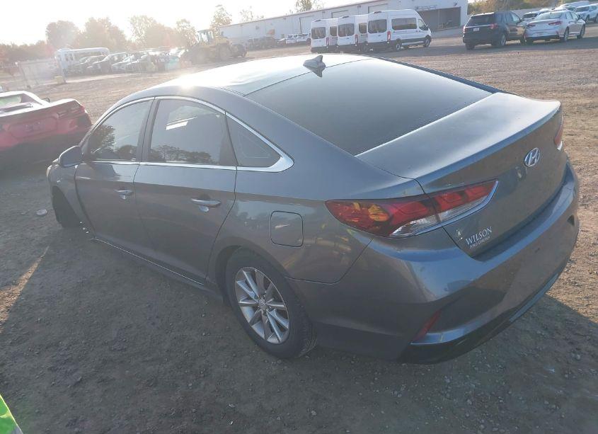 Photo 3 of 2018 Hyundai Sonata SE (VIN 5NPE24AF9JH673822)