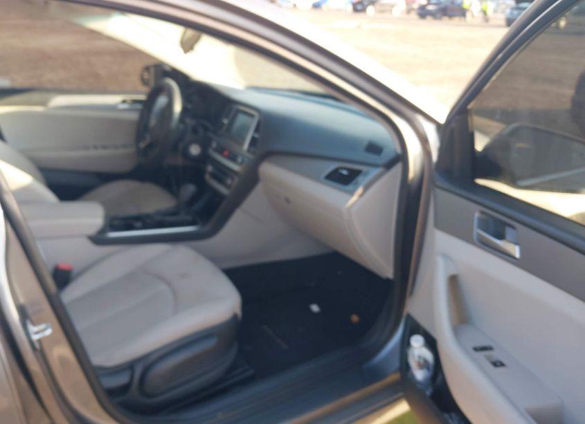 Photo 5 of 2018 Hyundai Sonata SE (VIN 5NPE24AF9JH673822)