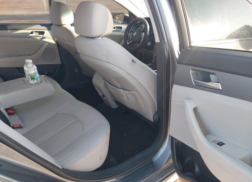 Photo 8 of 2018 Hyundai Sonata SE (VIN 5NPE24AF9JH673822)