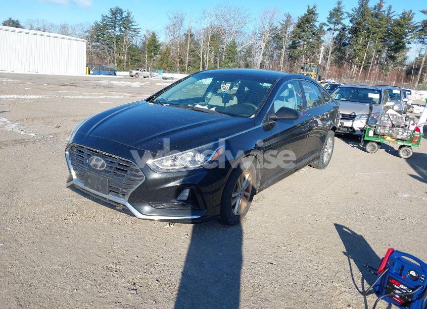 Photo 2 of 2018 Hyundai Sonata SE (VIN 5NPE24AF9JH689258)