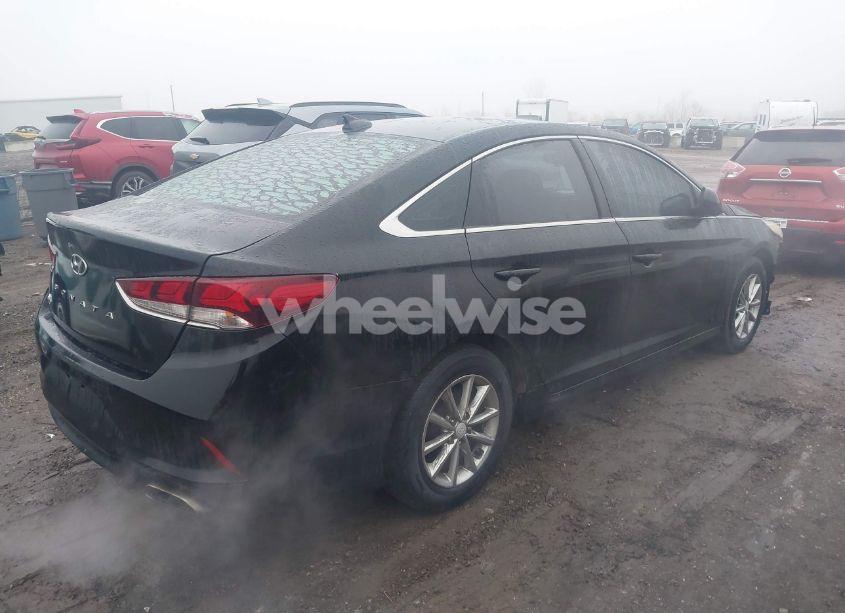 Photo 4 of 2018 Hyundai Sonata SE (VIN 5NPE24AF9JH692693)