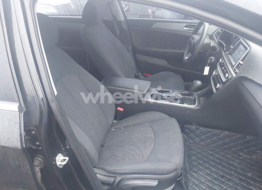 Photo 5 of 2018 Hyundai Sonata SE (VIN 5NPE24AF9JH692693)