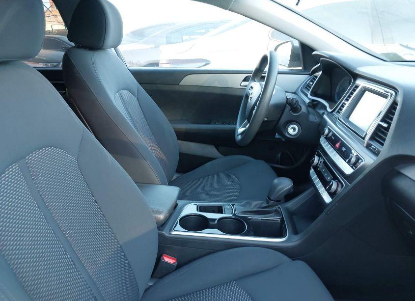 Photo 5 of 2018 Hyundai Sonata SE (VIN 5NPE24AF9JH699790)