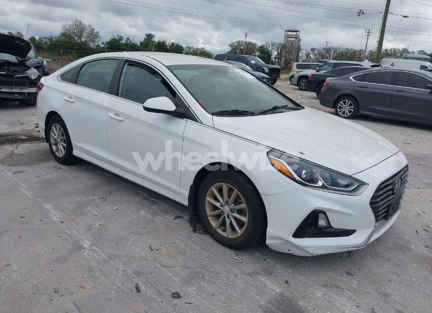 2018 Hyundai Sonata SE (VIN 5NPE24AF9JH705958) main photo