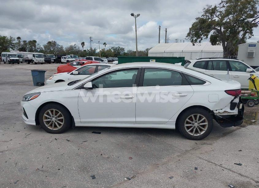 Photo 14 of 2018 Hyundai Sonata SE (VIN 5NPE24AF9JH705958)