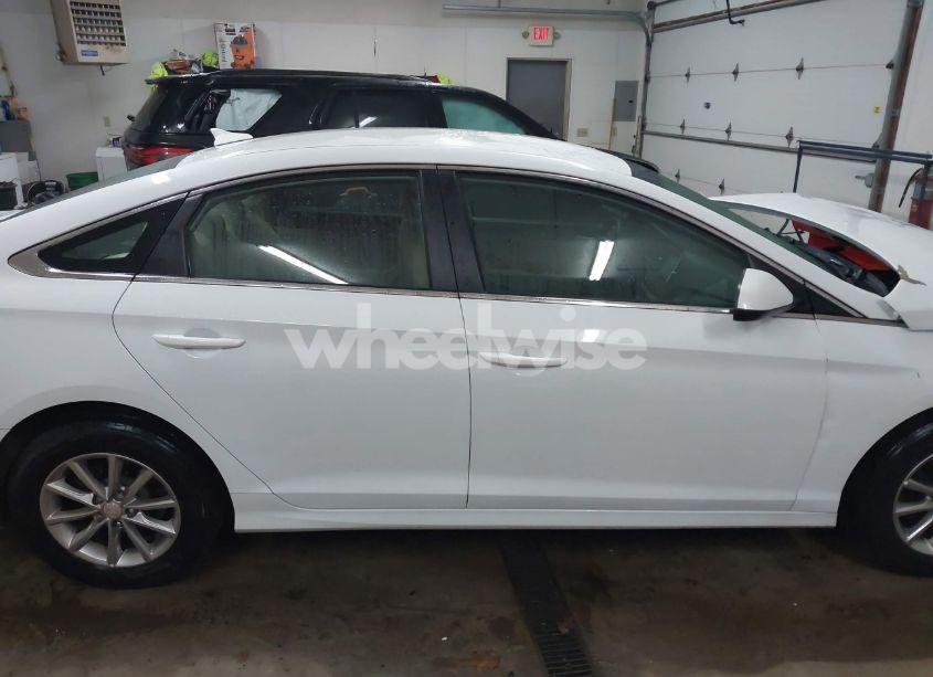Photo 14 of 2018 Hyundai Sonata SE (VIN 5NPE24AF9JH724378)