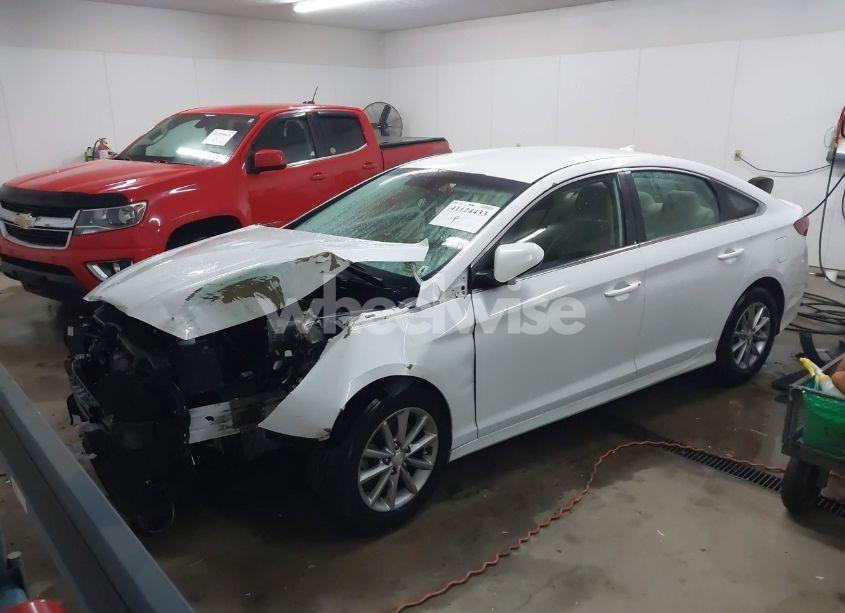 Photo 2 of 2018 Hyundai Sonata SE (VIN 5NPE24AF9JH724378)