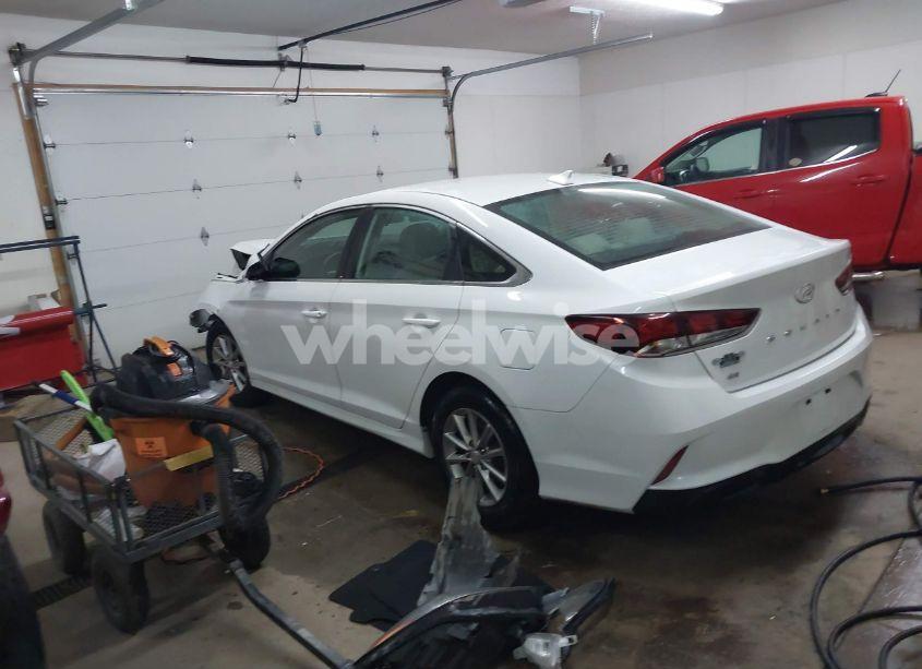 Photo 3 of 2018 Hyundai Sonata SE (VIN 5NPE24AF9JH724378)