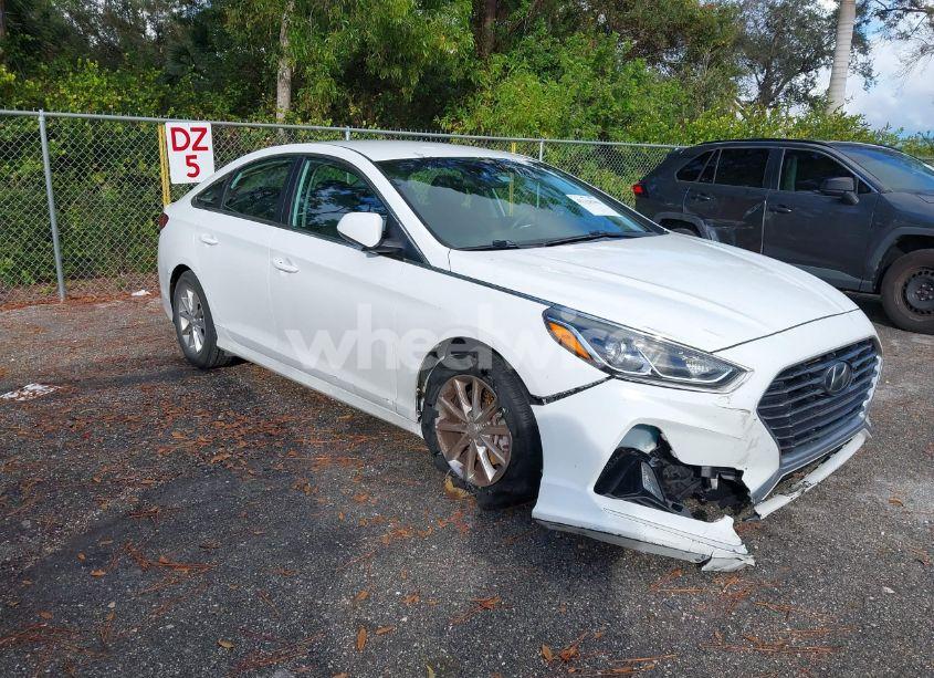 2019 Hyundai Sonata SE (VIN 5NPE24AF9KH751114) main photo