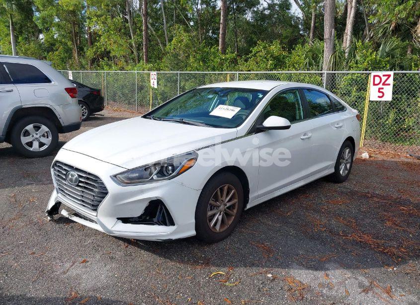 Photo 2 of 2019 Hyundai Sonata SE (VIN 5NPE24AF9KH751114)