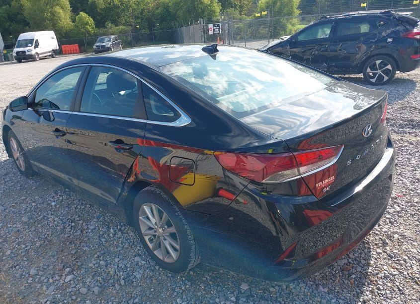 Photo 3 of 2019 Hyundai Sonata SE (VIN 5NPE24AF9KH752103)