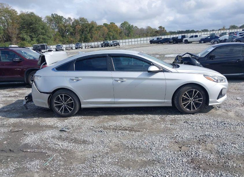 Photo 13 of 2019 Hyundai Sonata SE (VIN 5NPE24AF9KH765627)