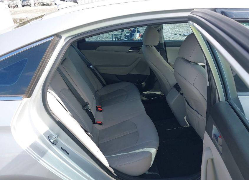 Photo 8 of 2019 Hyundai Sonata SE (VIN 5NPE24AF9KH765627)