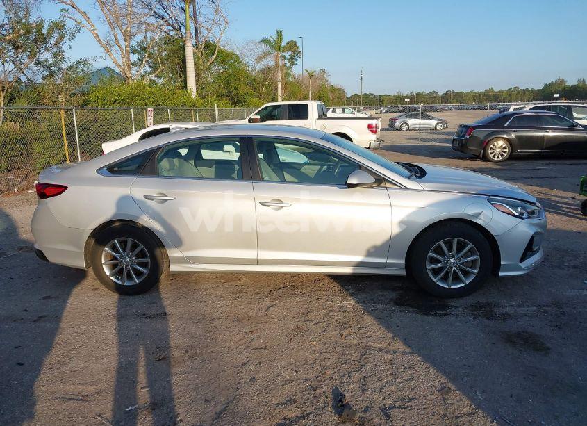 Photo 13 of 2019 Hyundai Sonata SE (VIN 5NPE24AF9KH770956)