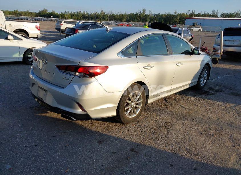 Photo 4 of 2019 Hyundai Sonata SE (VIN 5NPE24AF9KH770956)
