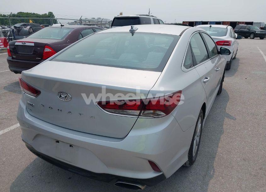 Photo 4 of 2019 Hyundai Sonata SE (VIN 5NPE24AF9KH783903)