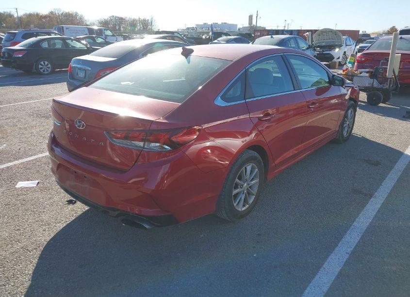 Photo 4 of 2019 Hyundai Sonata SE (VIN 5NPE24AF9KH809528)