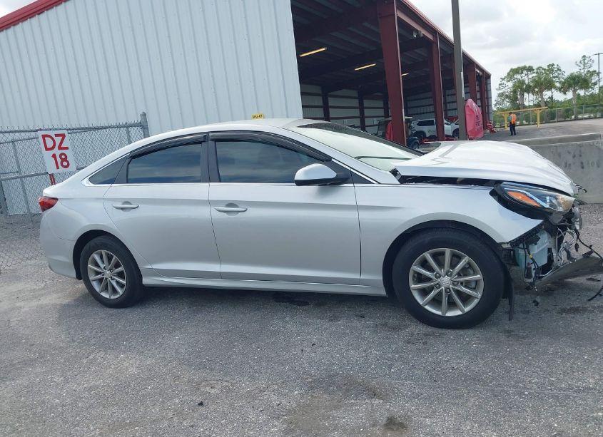 Photo 13 of 2019 Hyundai Sonata SE (VIN 5NPE24AF9KH815247)