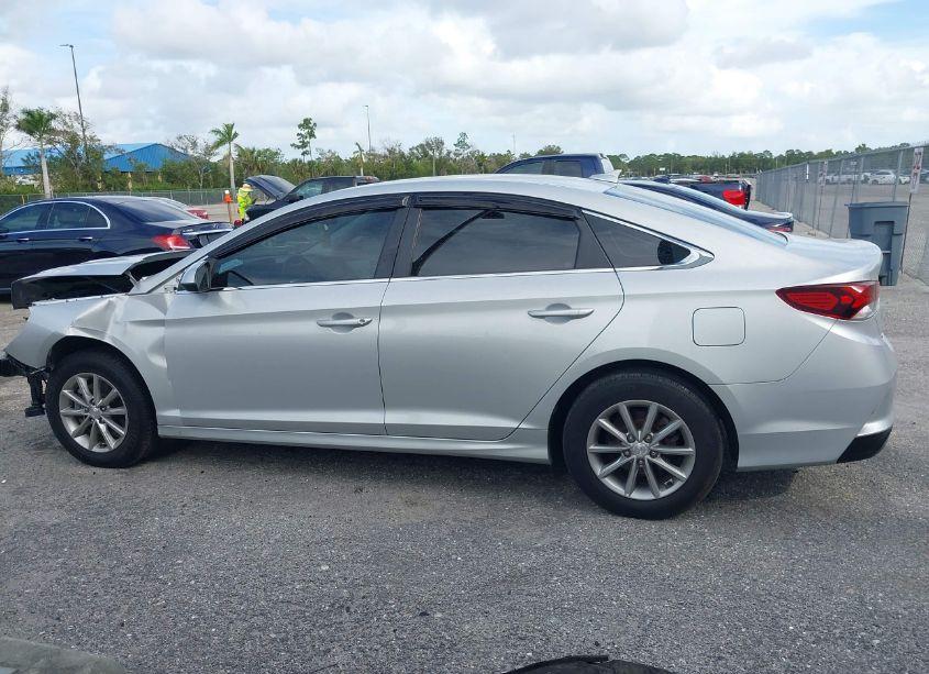 Photo 14 of 2019 Hyundai Sonata SE (VIN 5NPE24AF9KH815247)
