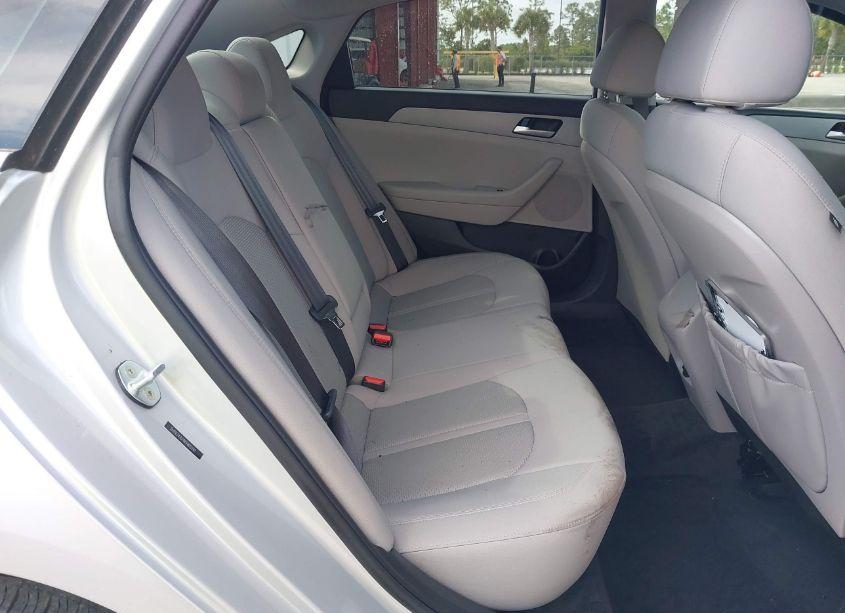 Photo 8 of 2019 Hyundai Sonata SE (VIN 5NPE24AF9KH815247)