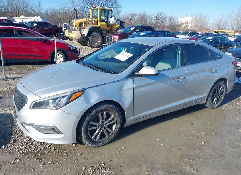 Photo 6 of 2015 Hyundai Sonata SE (VIN 5NPE24AFXFH003414)