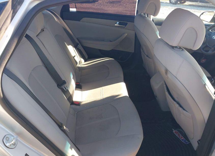 Photo 8 of 2015 Hyundai Sonata SE (VIN 5NPE24AFXFH003414)