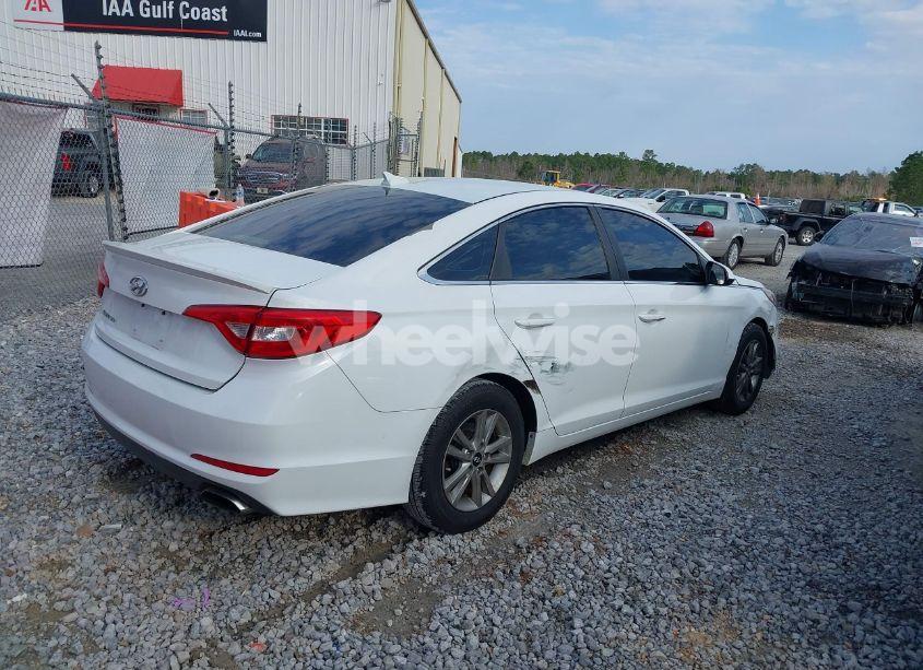 Photo 4 of 2015 Hyundai Sonata SE (VIN 5NPE24AFXFH026126)