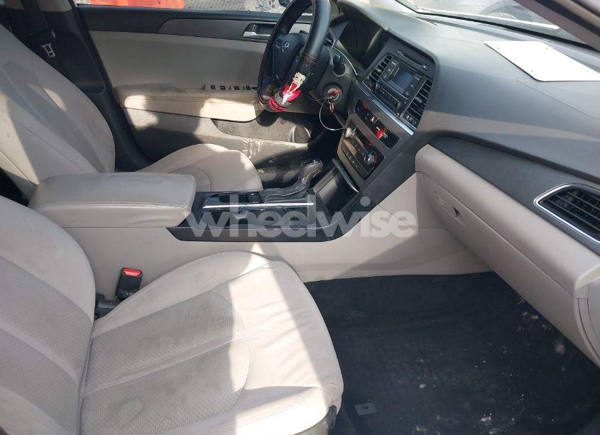 Photo 5 of 2015 Hyundai Sonata SE (VIN 5NPE24AFXFH026126)