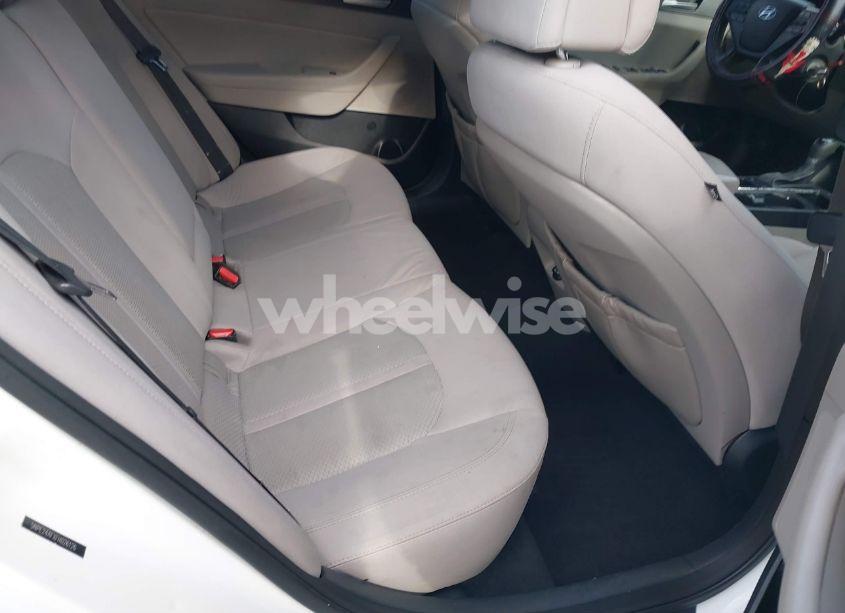 Photo 8 of 2015 Hyundai Sonata SE (VIN 5NPE24AFXFH026126)