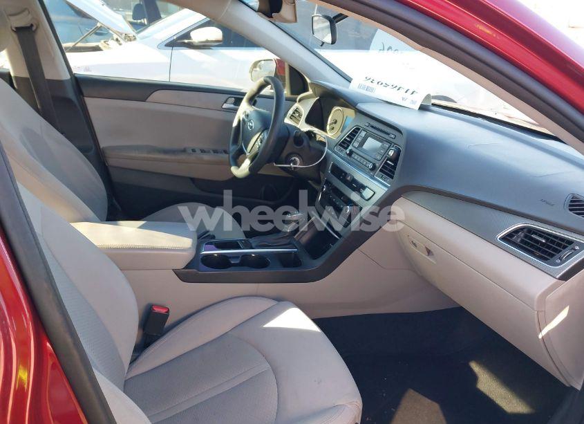 Photo 5 of 2015 Hyundai Sonata SE (VIN 5NPE24AFXFH054878)