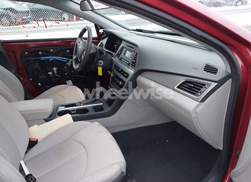 Photo 5 of 2015 Hyundai Sonata SE (VIN 5NPE24AFXFH055576)