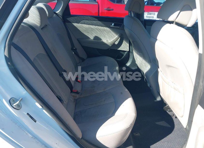 Photo 8 of 2015 Hyundai Sonata SE (VIN 5NPE24AFXFH075973)