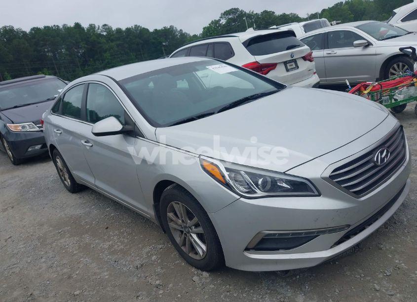 2015 Hyundai Sonata SE (VIN 5NPE24AFXFH079554) main photo