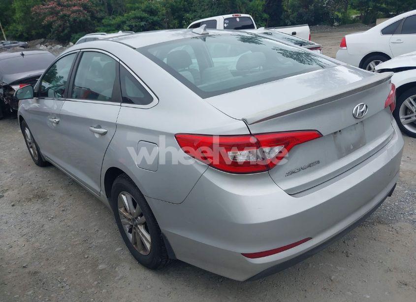 Photo 3 of 2015 Hyundai Sonata SE (VIN 5NPE24AFXFH079554)