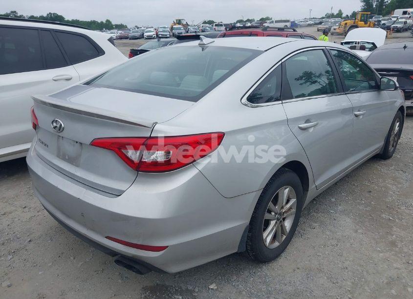 Photo 4 of 2015 Hyundai Sonata SE (VIN 5NPE24AFXFH079554)
