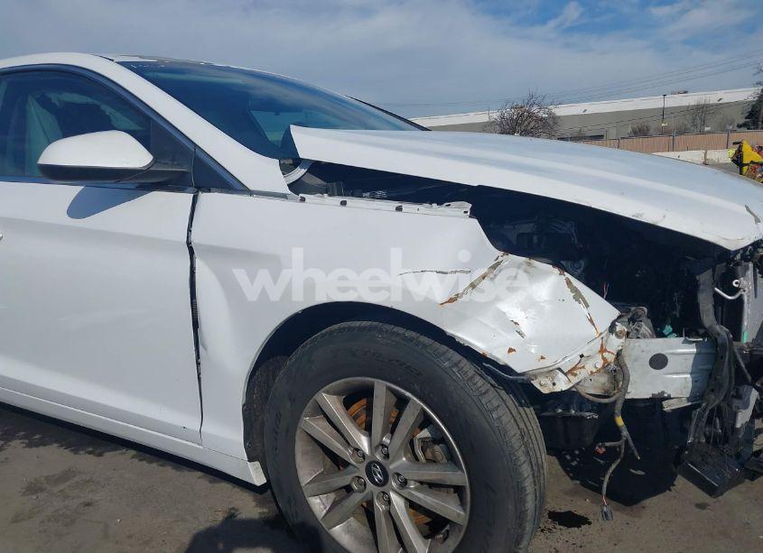 Photo 13 of 2015 Hyundai Sonata SE (VIN 5NPE24AFXFH083023)