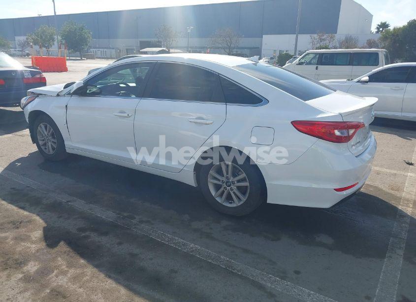 Photo 3 of 2015 Hyundai Sonata SE (VIN 5NPE24AFXFH083023)