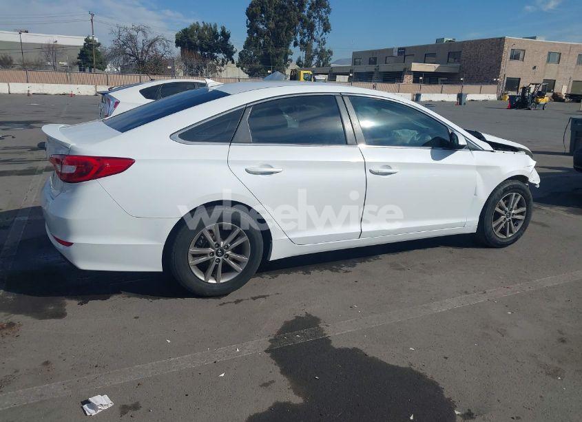 Photo 4 of 2015 Hyundai Sonata SE (VIN 5NPE24AFXFH083023)