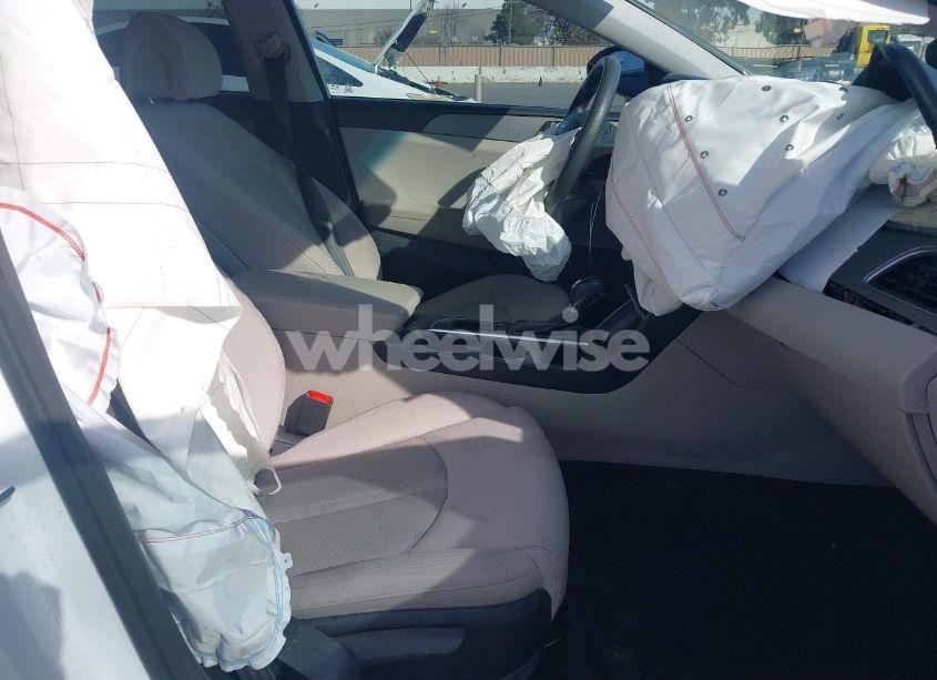 Photo 5 of 2015 Hyundai Sonata SE (VIN 5NPE24AFXFH083023)