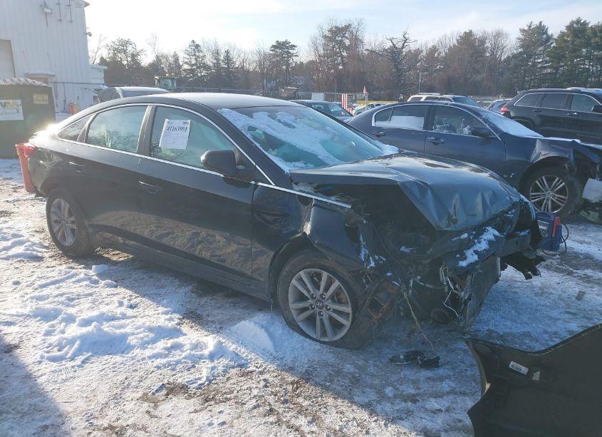 2015 Hyundai Sonata SE (VIN 5NPE24AFXFH104467) main photo