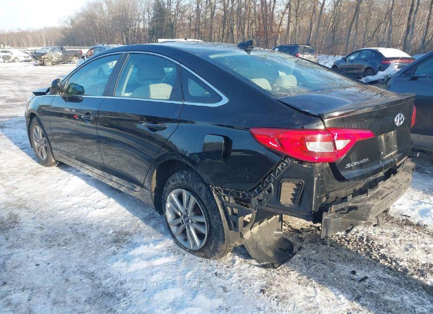 Photo 3 of 2015 Hyundai Sonata SE (VIN 5NPE24AFXFH104467)