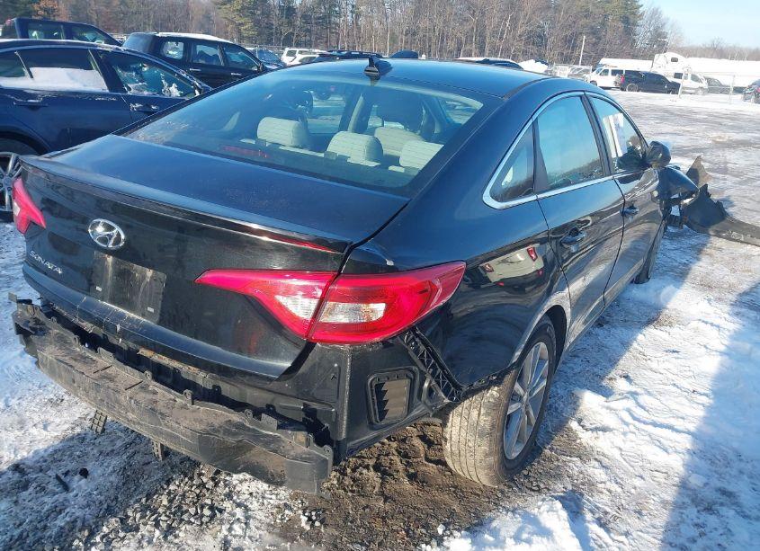 Photo 4 of 2015 Hyundai Sonata SE (VIN 5NPE24AFXFH104467)