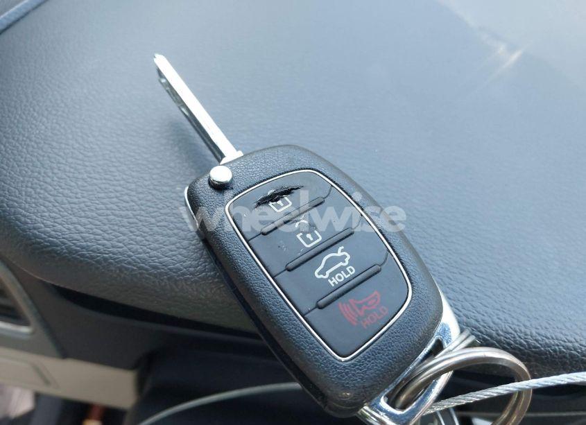 Photo 11 of 2015 Hyundai Sonata SE (VIN 5NPE24AFXFH105411)