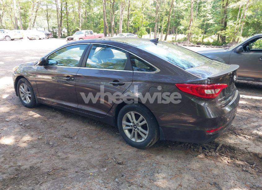Photo 3 of 2015 Hyundai Sonata SE (VIN 5NPE24AFXFH105411)
